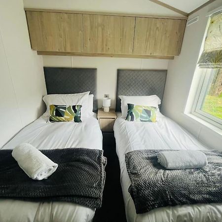 Hideaway Retreat With Hot Tub Villa Йорк Екстериор снимка