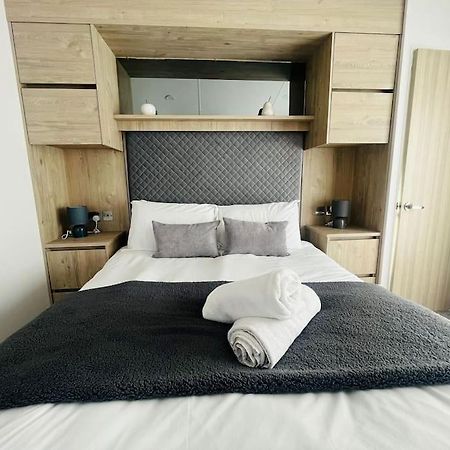 Hideaway Retreat With Hot Tub Villa Йорк Екстериор снимка