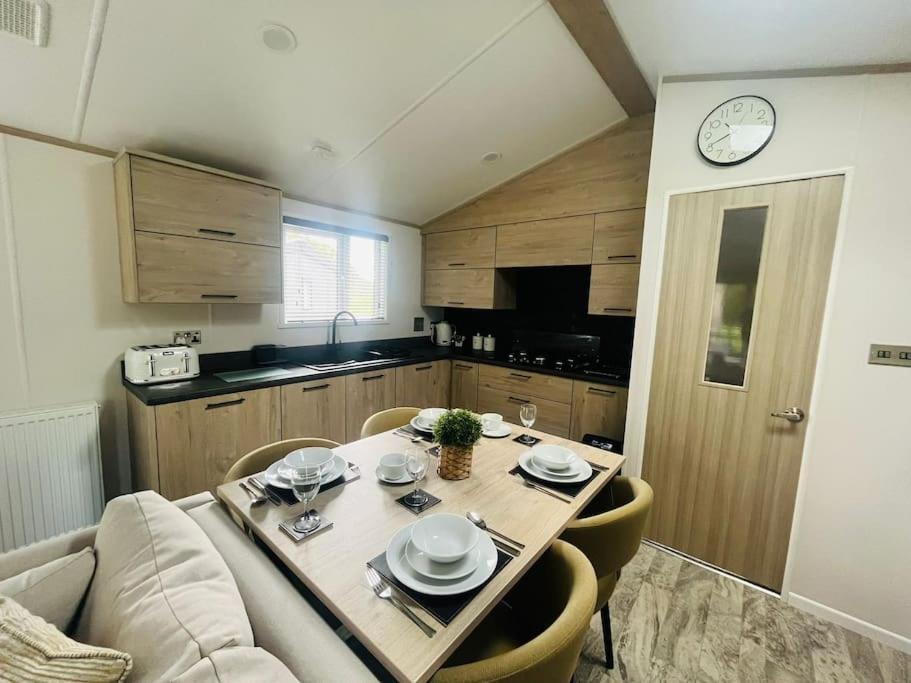 Hideaway Retreat With Hot Tub Villa Йорк Екстериор снимка